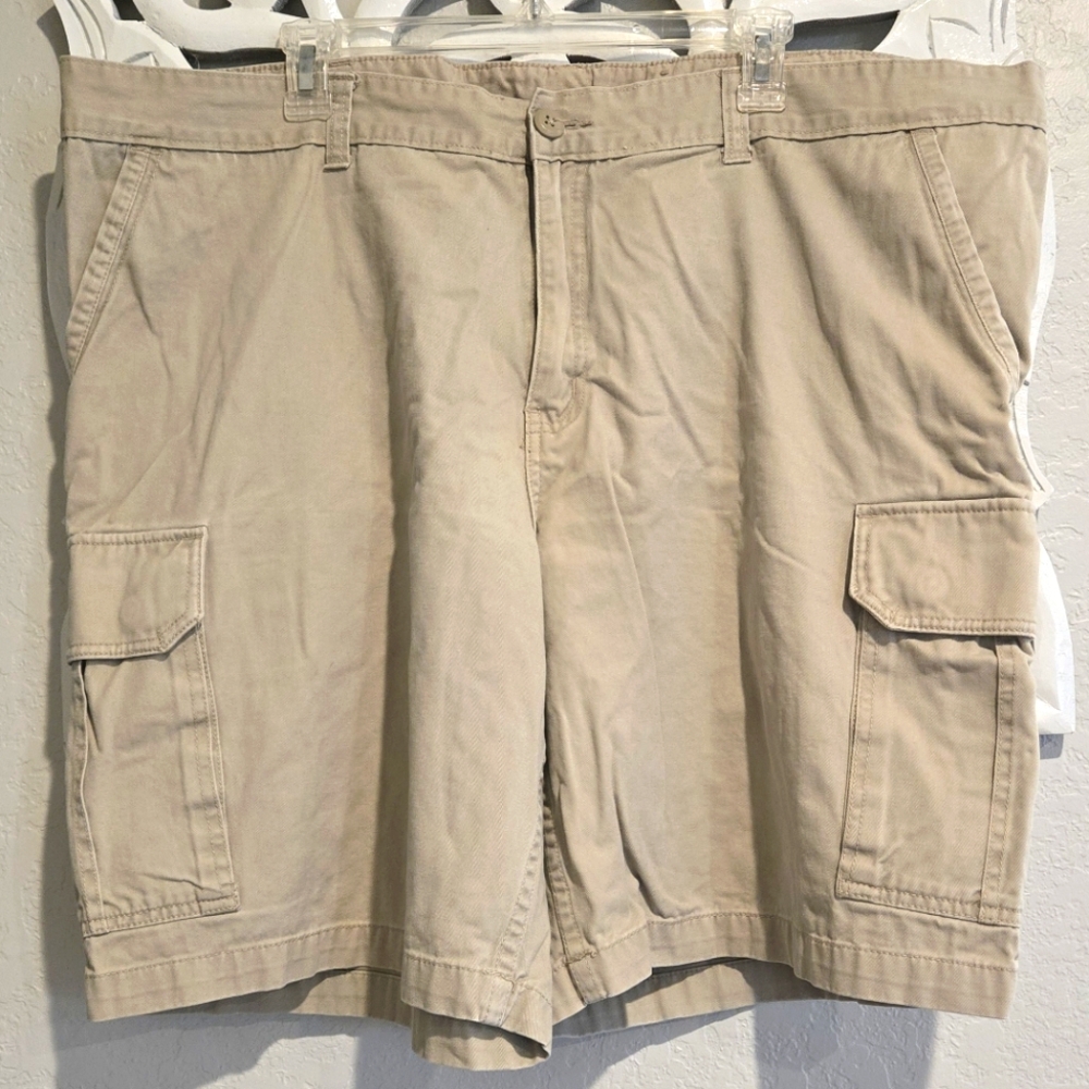 Faded Glory Cargo Shorts - 46